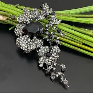 Unsigned Flower Bouquet Faux Rhinestones Gunmetal Large Brooch 62g NOS